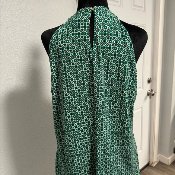 White House Black Market Sleeveless Blouse - Picture 3 of 4